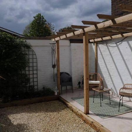 Light Filled Mid- Century 3 Bed Cottage In Dulwich Лондон Экстерьер фото