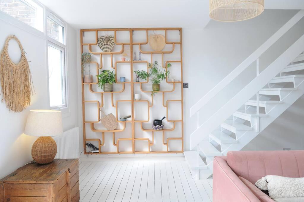 Light Filled Mid- Century 3 Bed Cottage In Dulwich Лондон Экстерьер фото