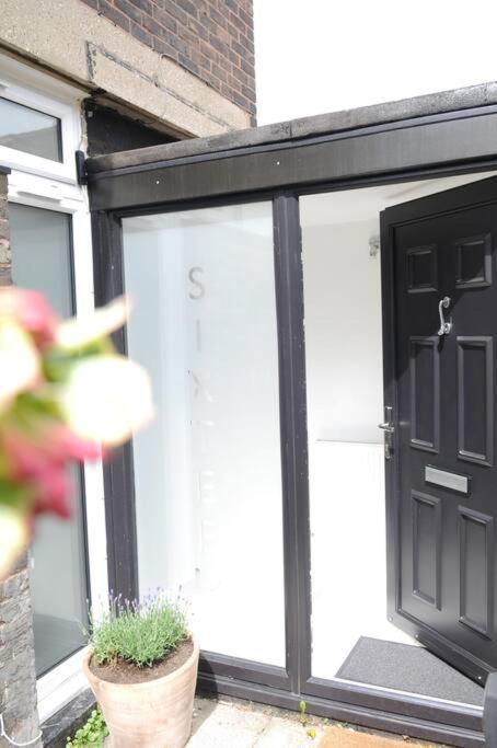 Light Filled Mid- Century 3 Bed Cottage In Dulwich Лондон Экстерьер фото
